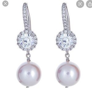 BNWT DAVID TUTERA ETERNITY PEARL DROP EARRINGS